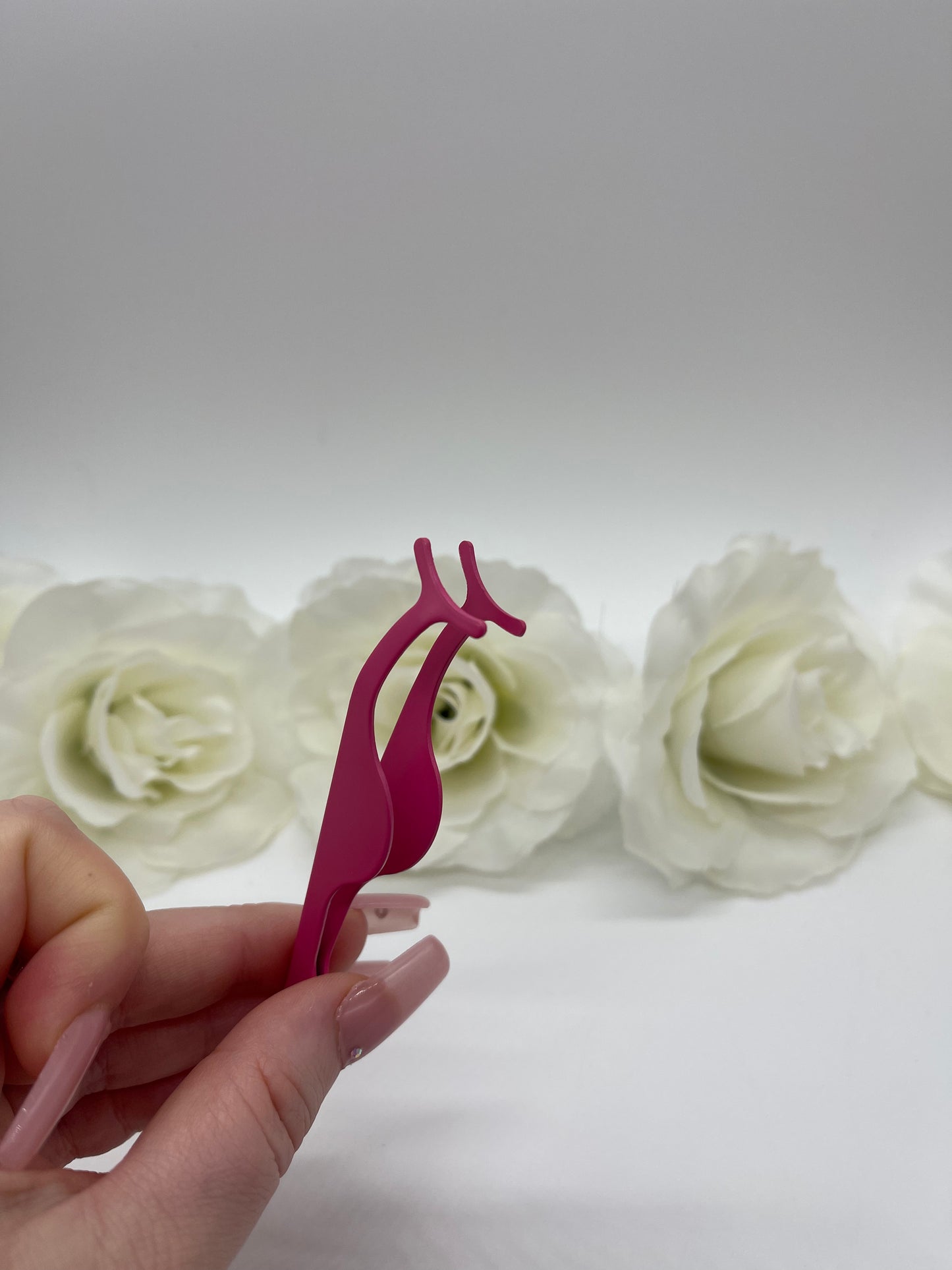 Lash applicator tweezers